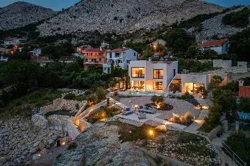 Seaside Villa Retreat with Pool, Stara Baška