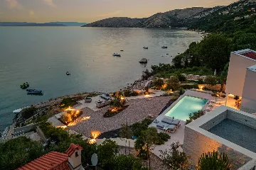 Seaside Villa Retreat with Pool, Stara Baška