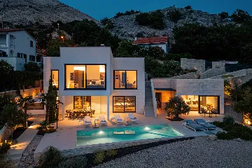 Seaside Villa Retreat with Pool, Stara Baška