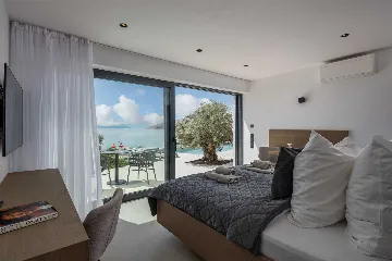 Seaside Villa Retreat with Pool, Stara Baška