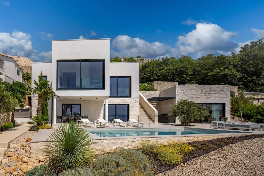 Seaside Villa Retreat with Pool, Stara Baška