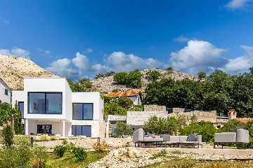 Seaside Villa Retreat with Pool, Stara Baška