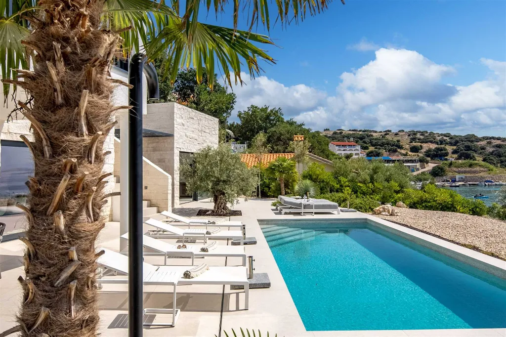 Seaside Villa Retreat with Pool, Stara Baška