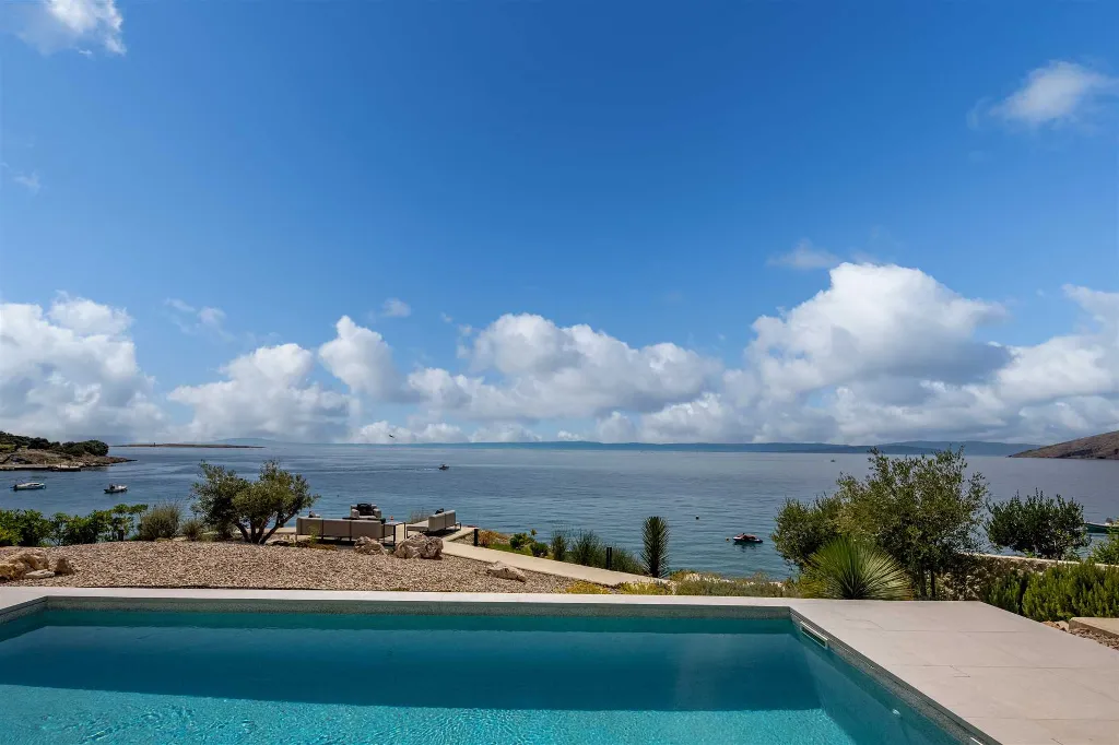 Seaside Villa Retreat with Pool, Stara Baška