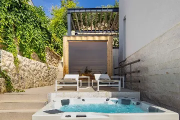 Seaside Villa Retreat with Pool, Stara Baška