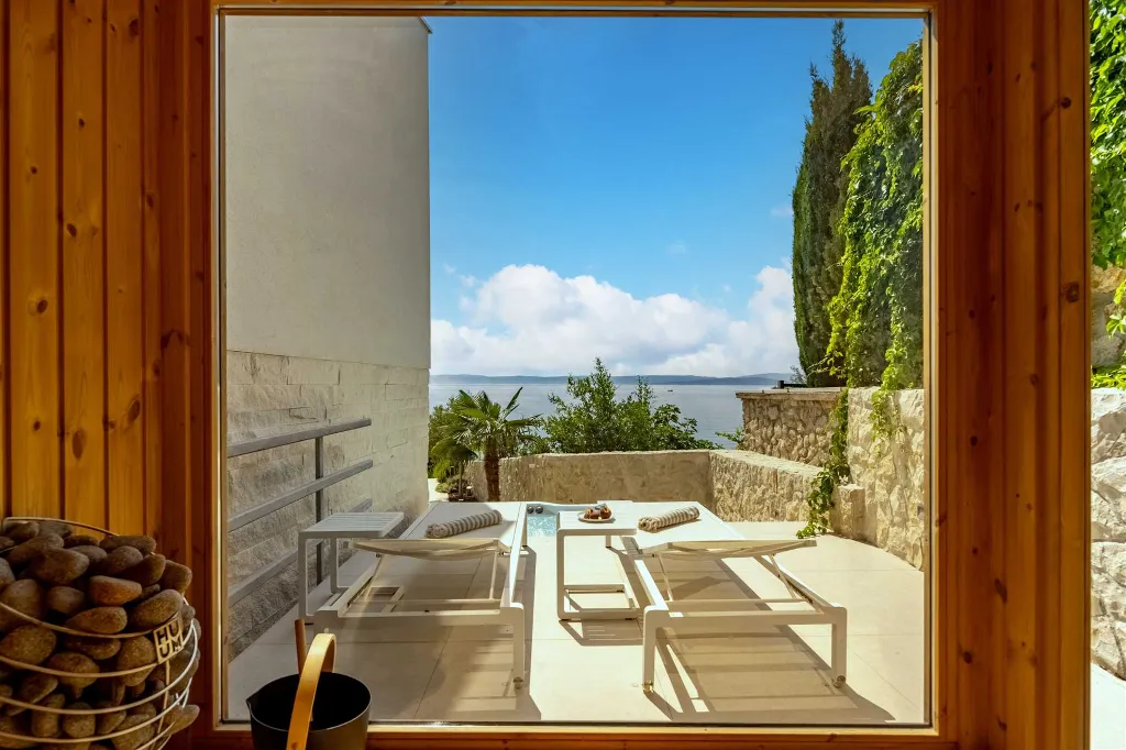 Seaside Villa Retreat with Pool, Stara Baška