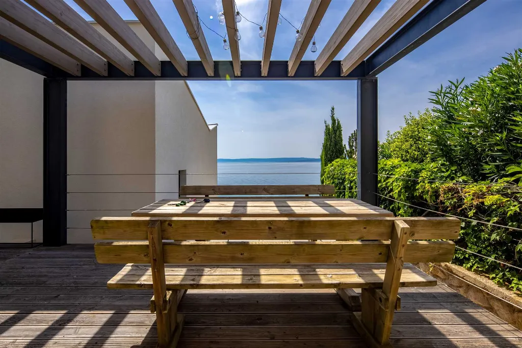 Seaside Villa Retreat with Pool, Stara Baška