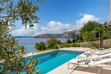 Seaside Villa Retreat with Pool, Stara Baška