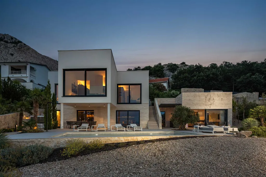 Seaside Villa Retreat with Pool, Stara Baška