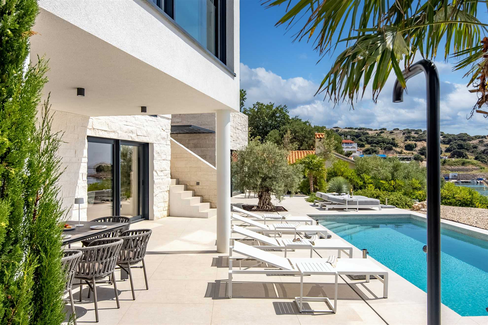 Luxury Villa Elvaya with Pool