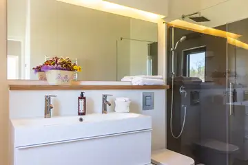 Family Villa with Pool and Garden near Marčana