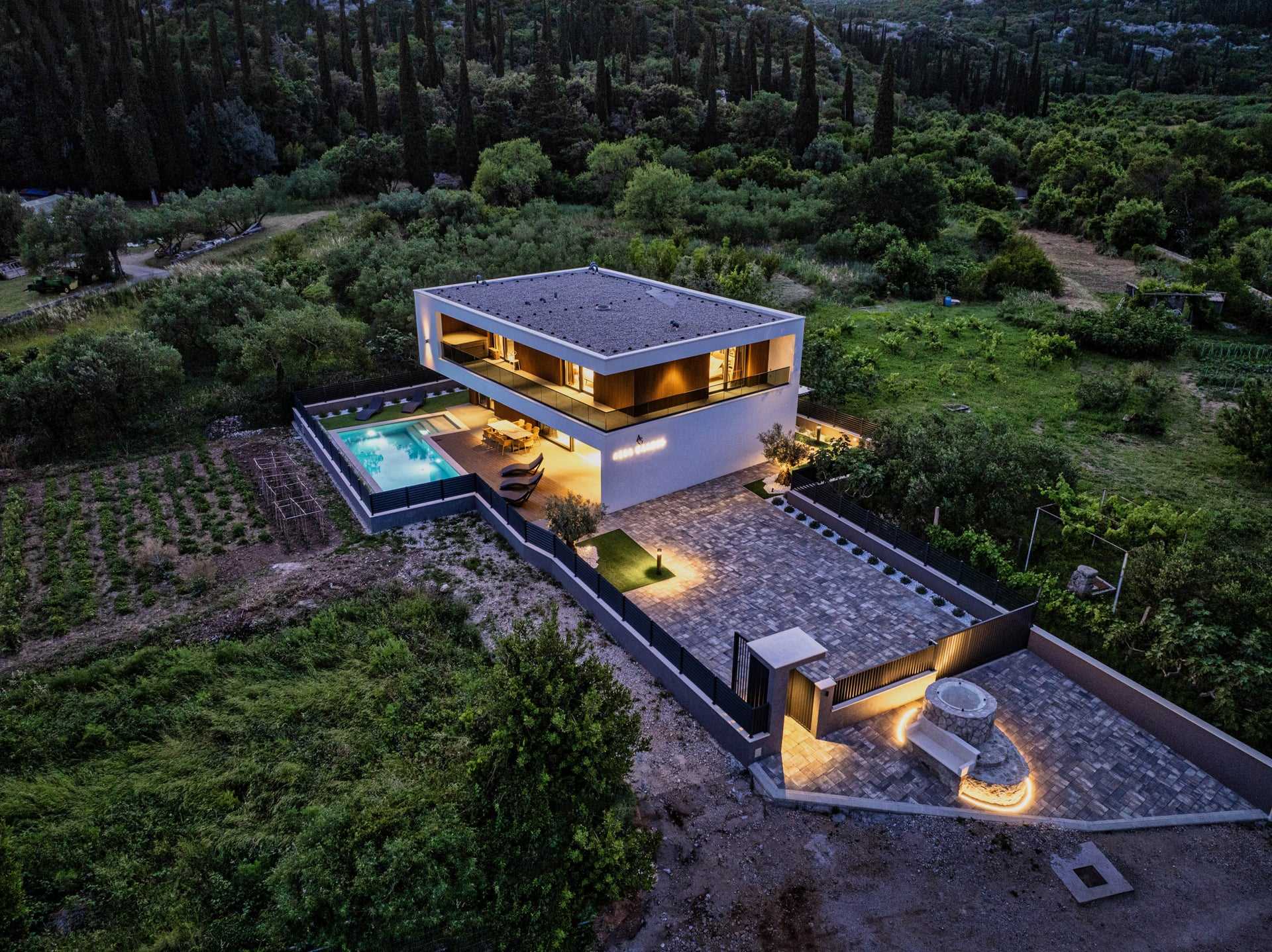 Luxury Villa Lueur with Pool