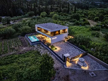 Modern Five-Bedroom Villa with Pool in Mlini