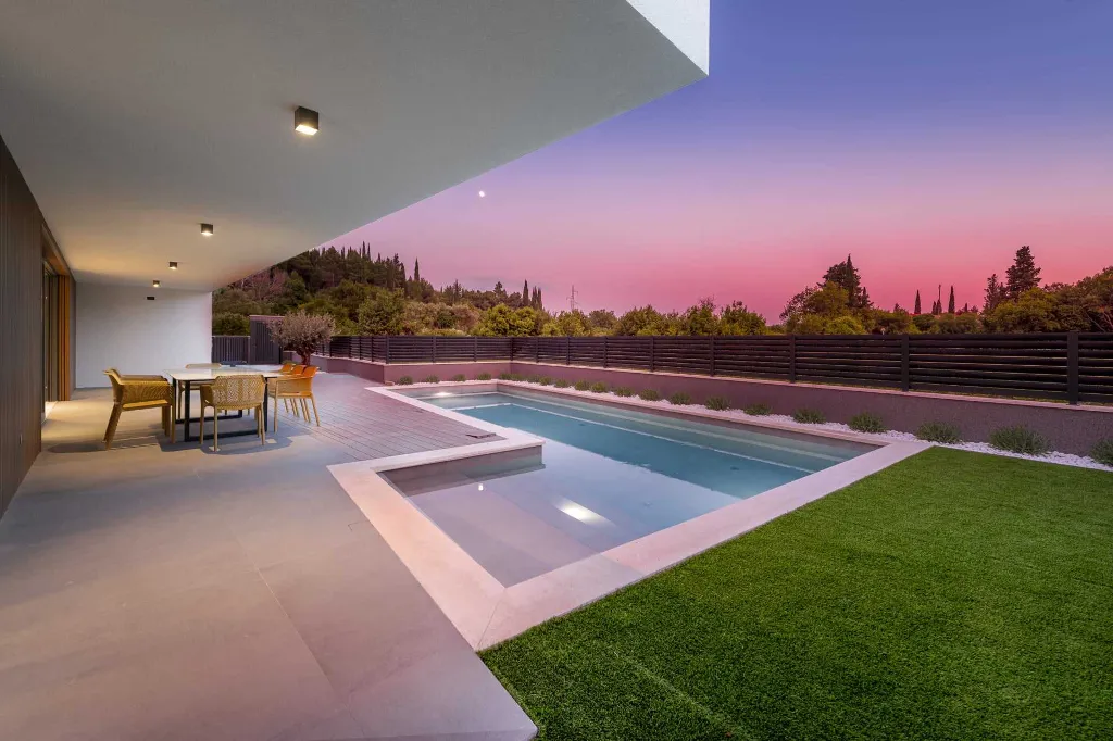 Modern Five-Bedroom Villa with Pool in Mlini