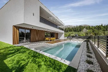 Modern Five-Bedroom Villa with Pool in Mlini
