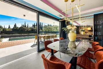 Modern Five-Bedroom Villa with Pool in Mlini