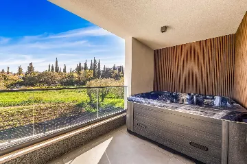 Modern Five-Bedroom Villa with Pool in Mlini