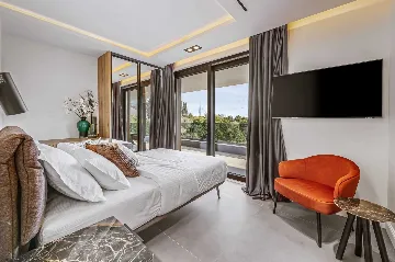 Modern Five-Bedroom Villa with Pool in Mlini