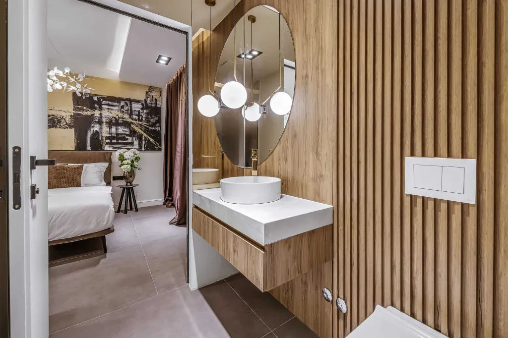 Modern Five-Bedroom Villa with Pool in Mlini