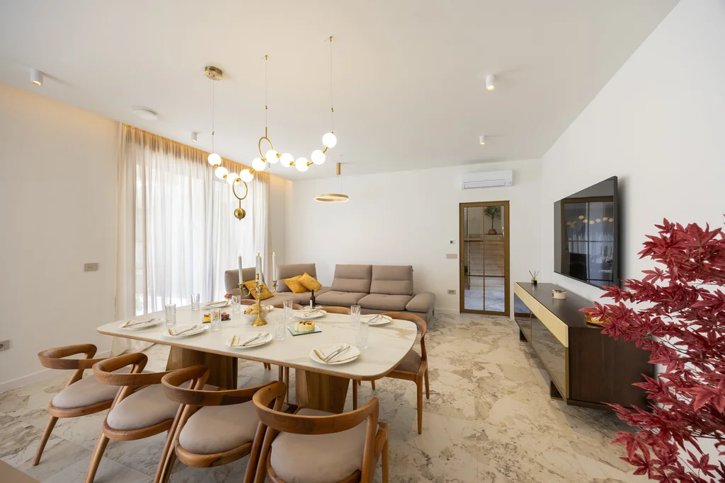 Contemporary Villa with Pool in Kaštel Lukšić