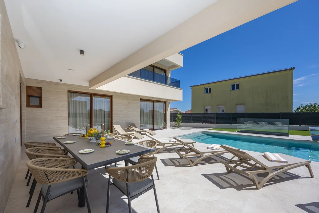 Contemporary Villa with Pool in Kaštel Lukšić