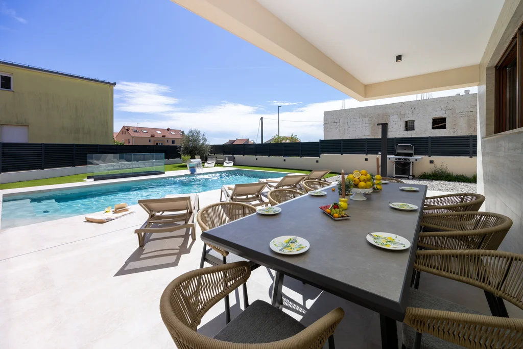 Contemporary Villa with Pool in Kaštel Lukšić