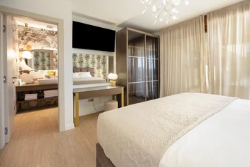 Contemporary Villa with Pool in Kaštel Lukšić