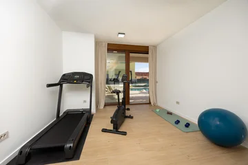 Contemporary Villa with Pool in Kaštel Lukšić