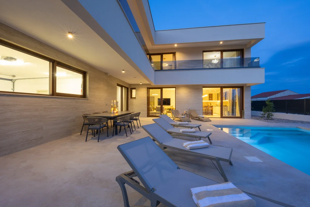 Contemporary Villa with Pool in Kaštel Lukšić