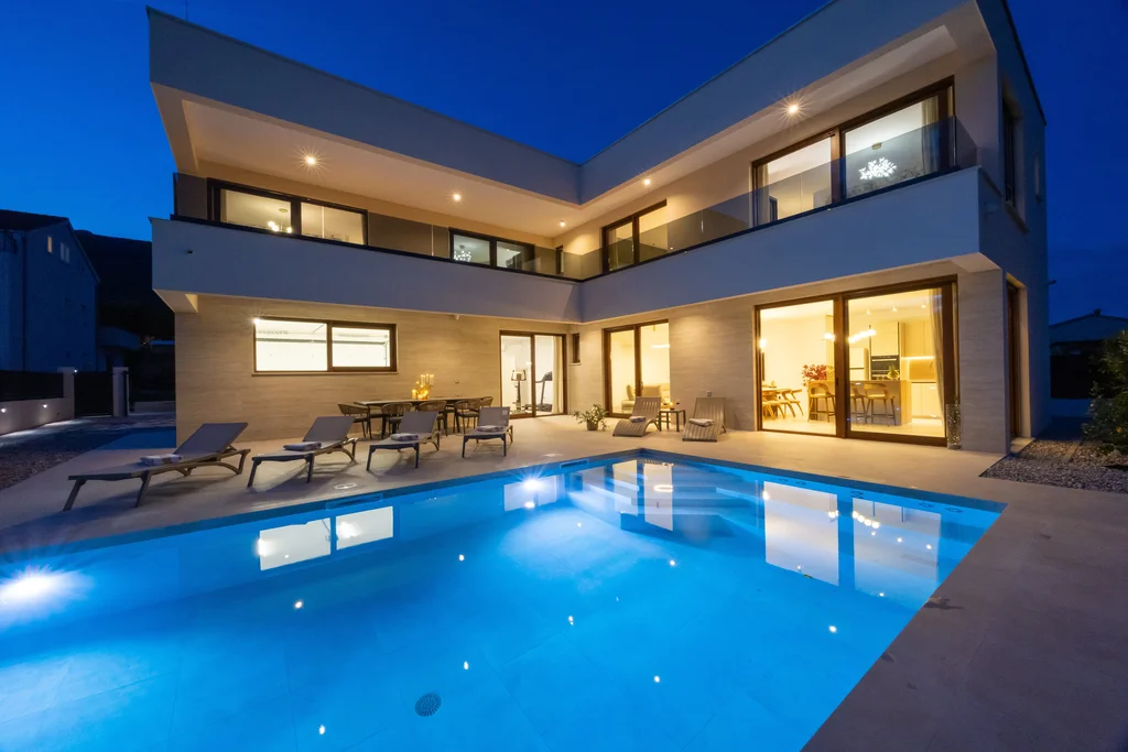 Contemporary Villa with Pool in Kaštel Lukšić