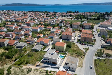 Contemporary Villa with Pool in Kaštel Lukšić