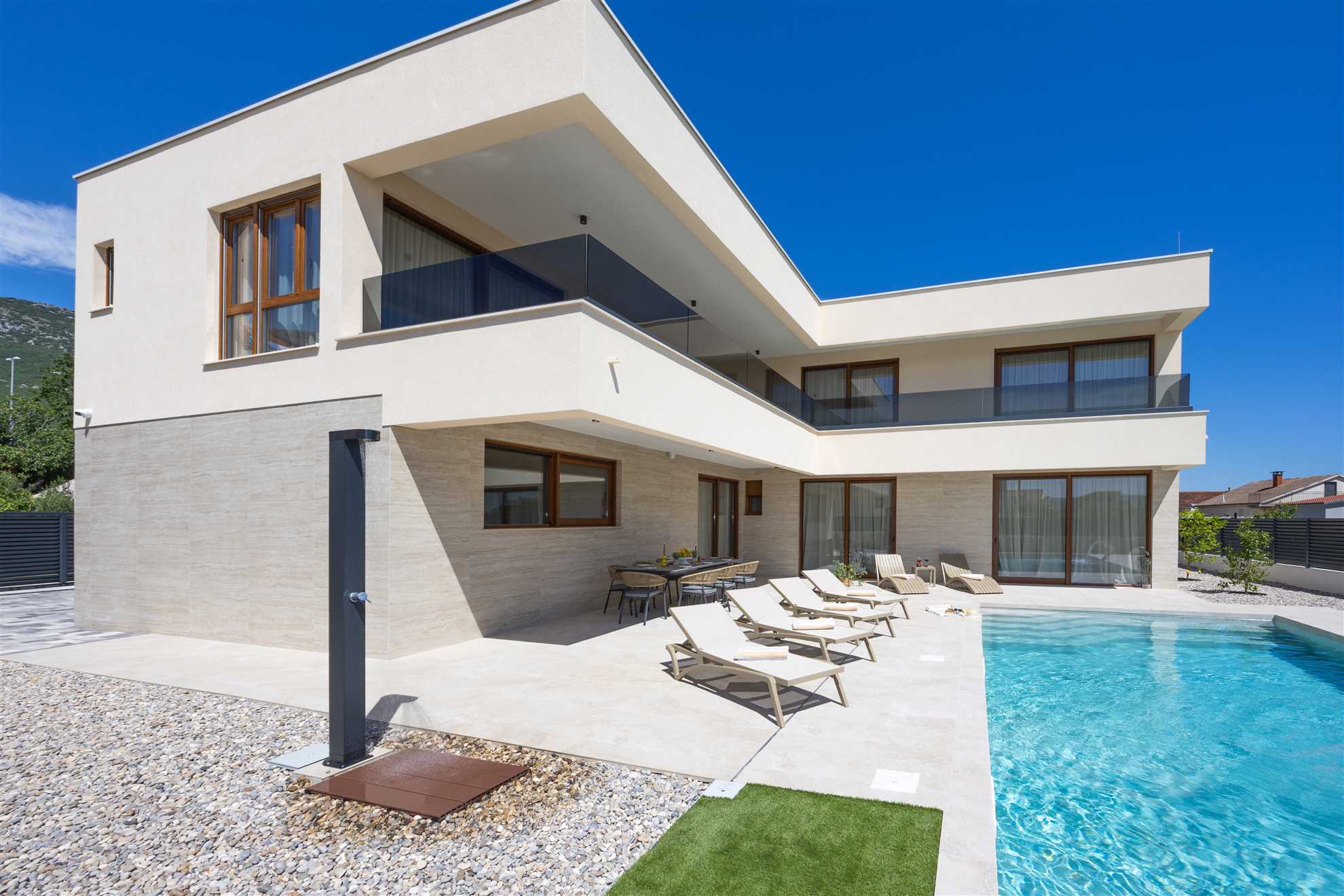 Villa Veluno with Pool