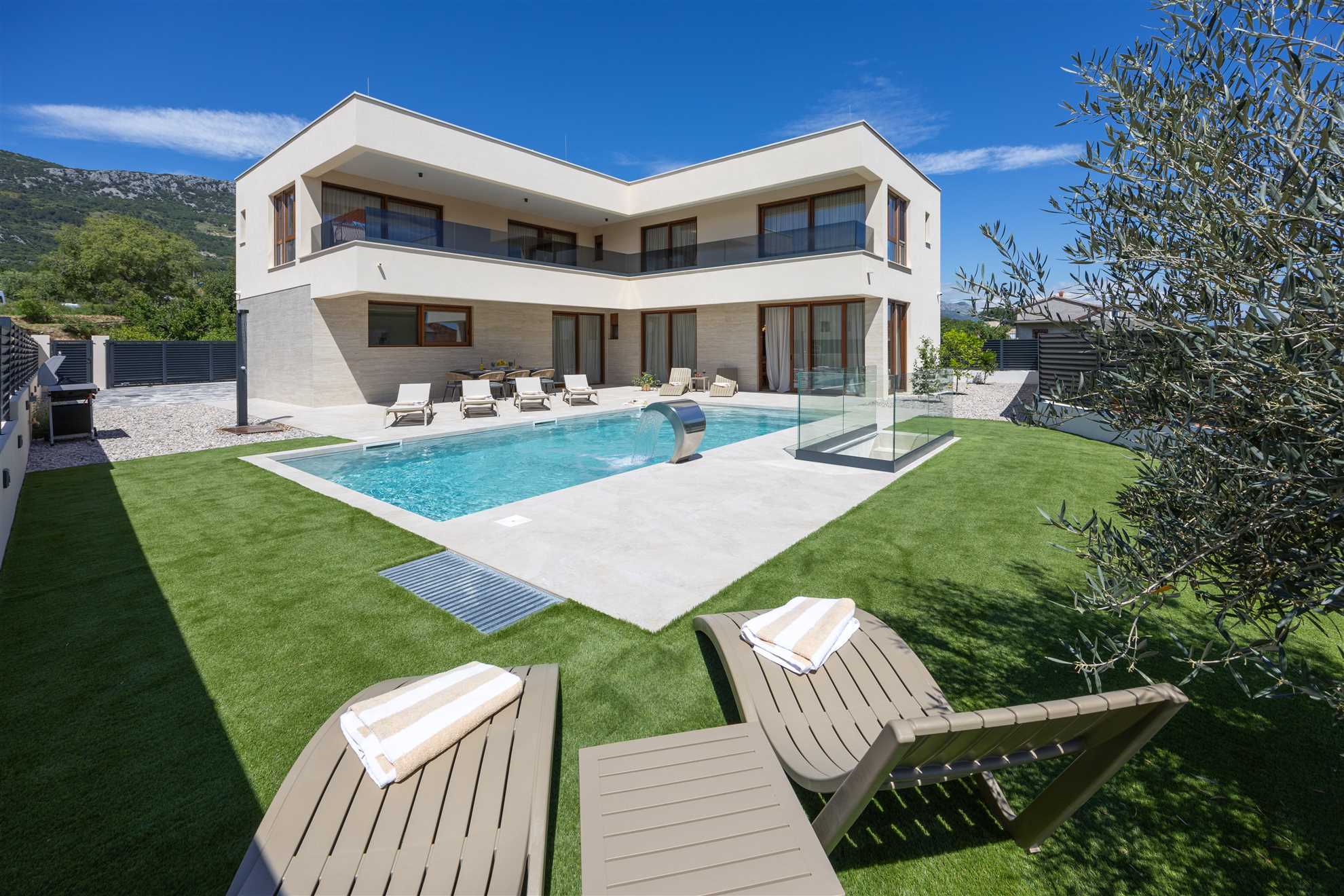 Villa Veluno with Pool