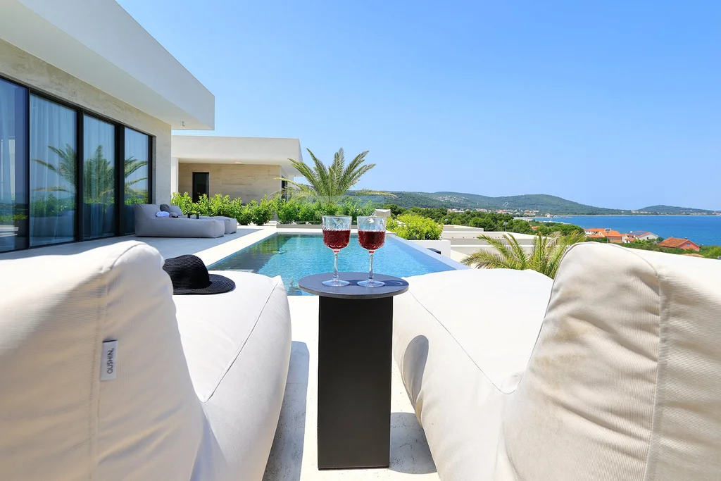 Seaside Infinity Pool Villa in Tkon
