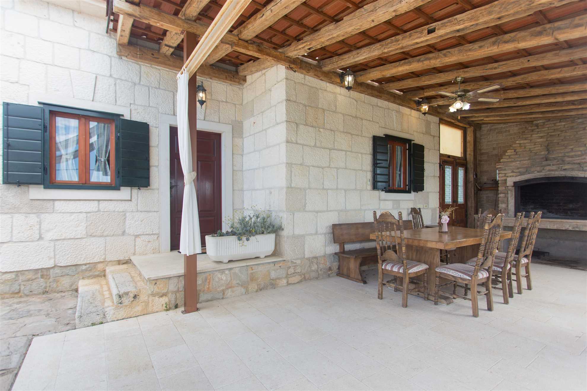Holiday Home Famora with Pool