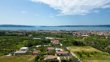 Spacious Family Villa in Kaštel Lukšić