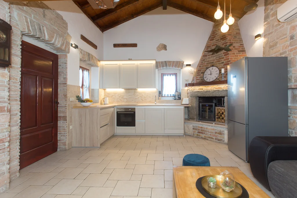 Spacious Family Villa in Kaštel Lukšić