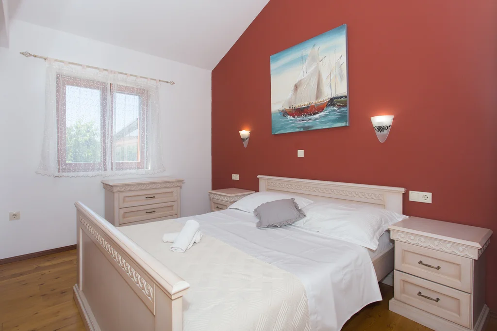 Spacious Family Villa in Kaštel Lukšić