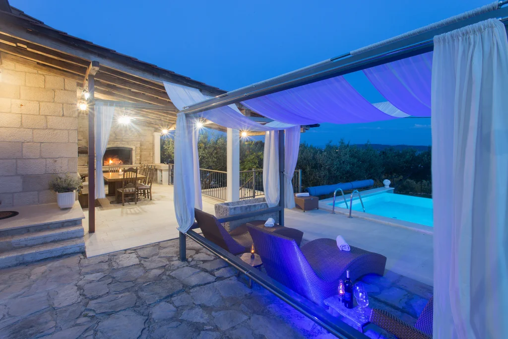 Spacious Family Villa in Kaštel Lukšić