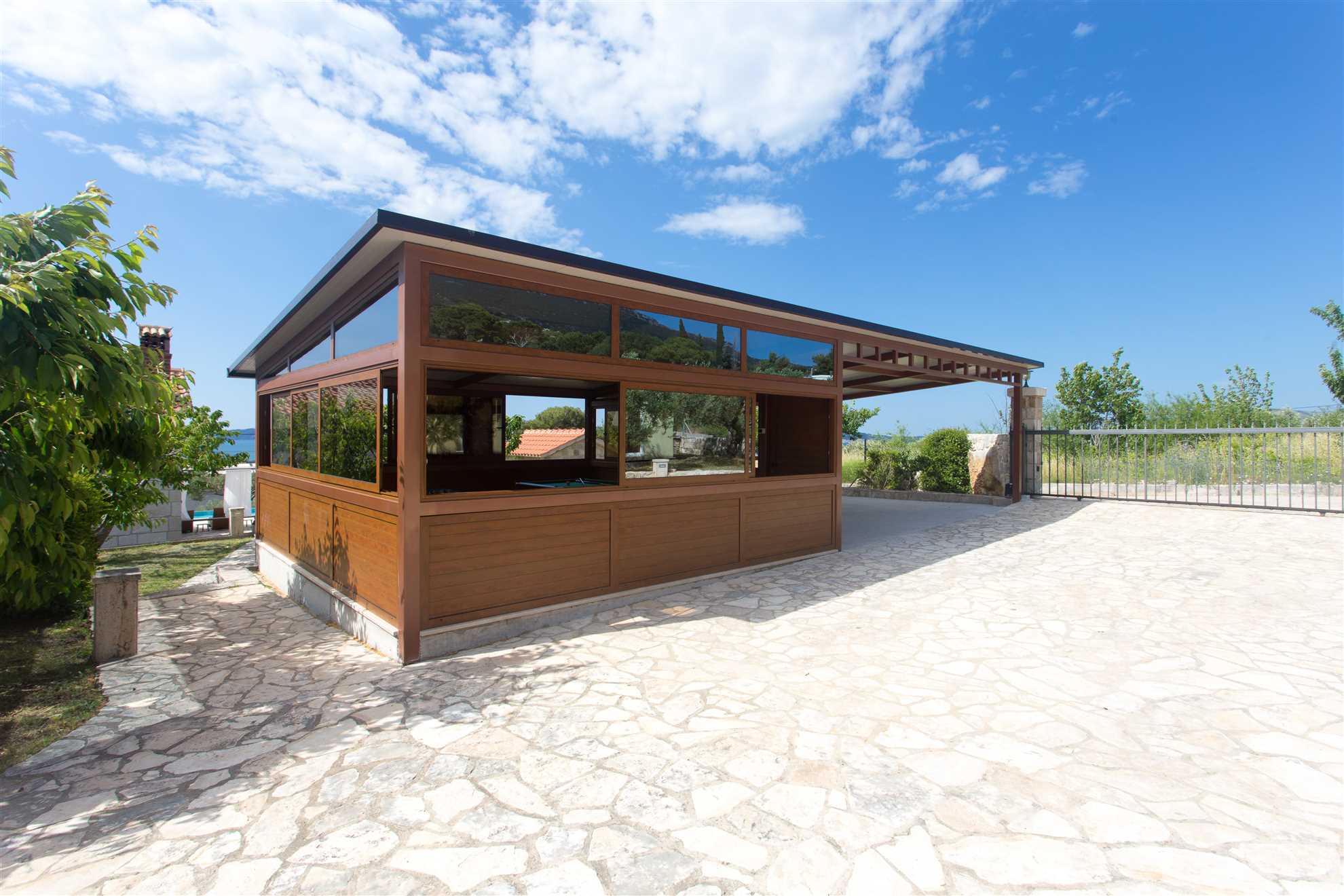 Holiday Home Famora with Pool