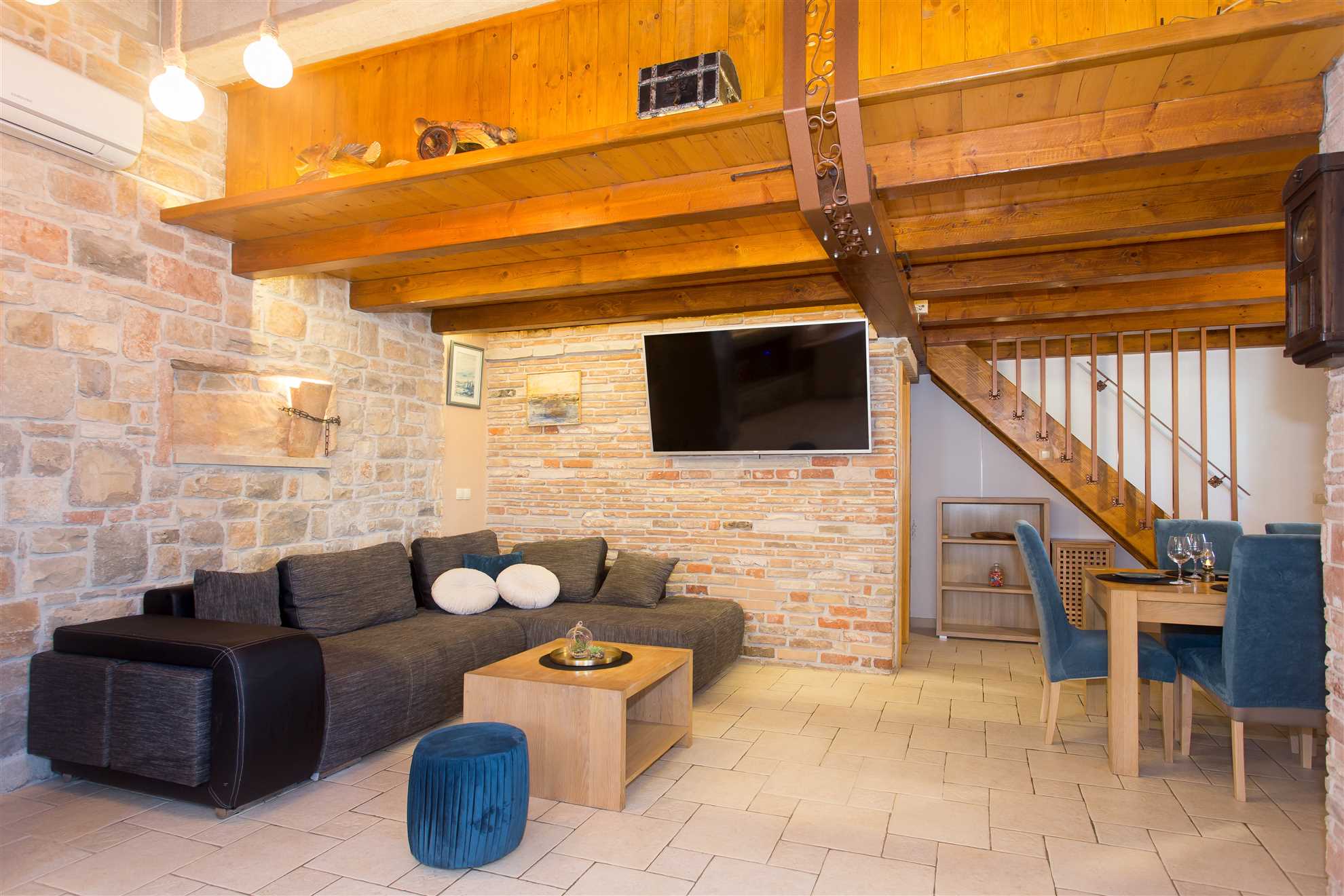 Holiday Home Famora with Pool