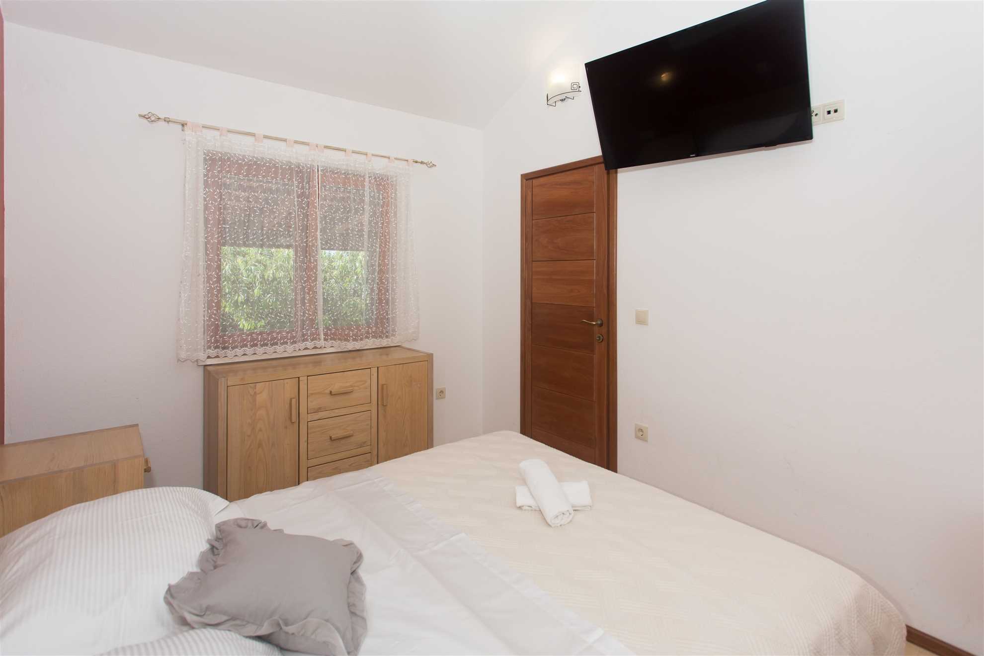 Holiday Home Famora with Pool