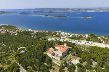 Modern Seaside Villa with Pool in Tkon