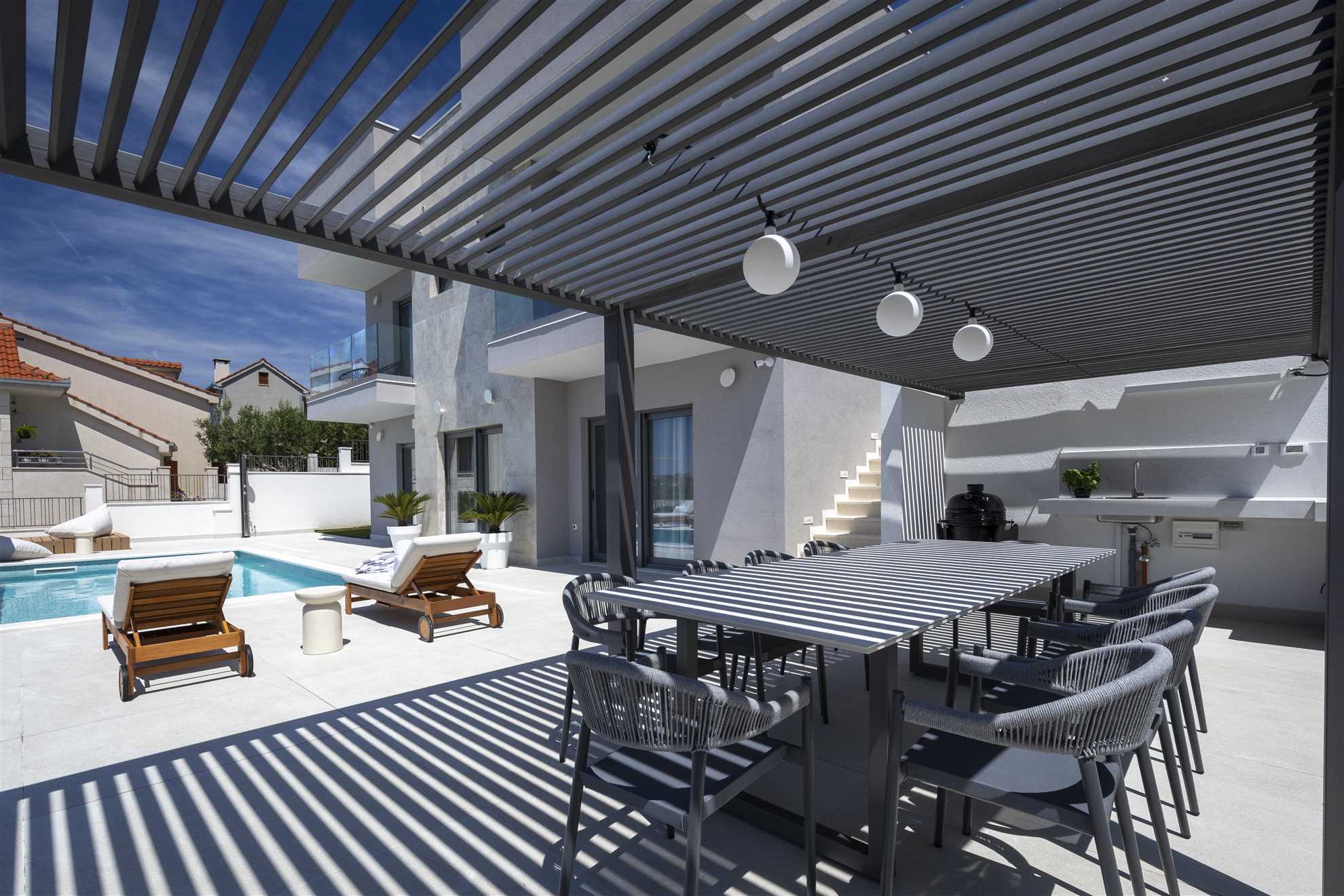 Luxury Villa Demi with Pool