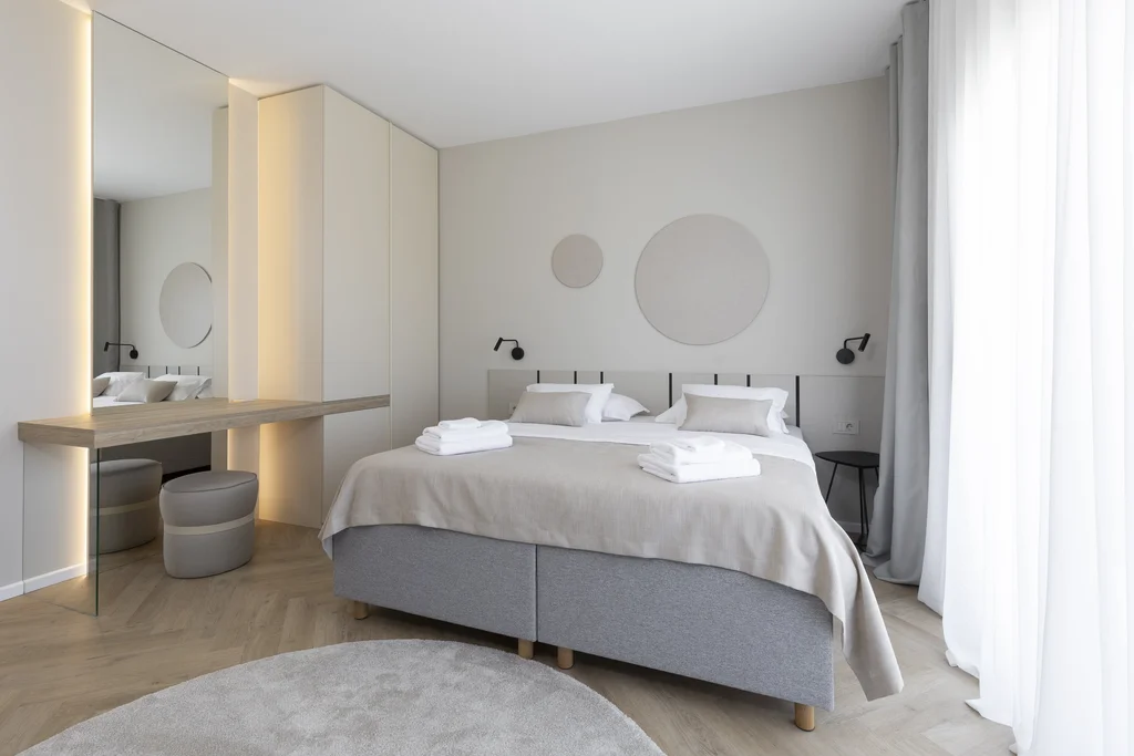 Modern 4-Bedroom Villa with Pool in Žrnovnica