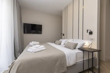 Modern 4-Bedroom Villa with Pool in Žrnovnica