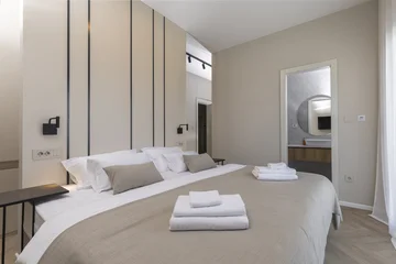 Modern 4-Bedroom Villa with Pool in Žrnovnica