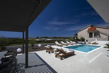 Modern 4-Bedroom Villa with Pool in Žrnovnica