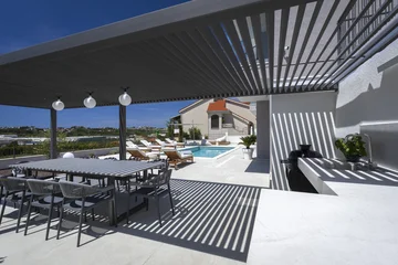 Modern 4-Bedroom Villa with Pool in Žrnovnica