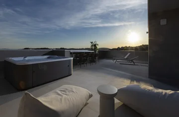 Modern 4-Bedroom Villa with Pool in Žrnovnica